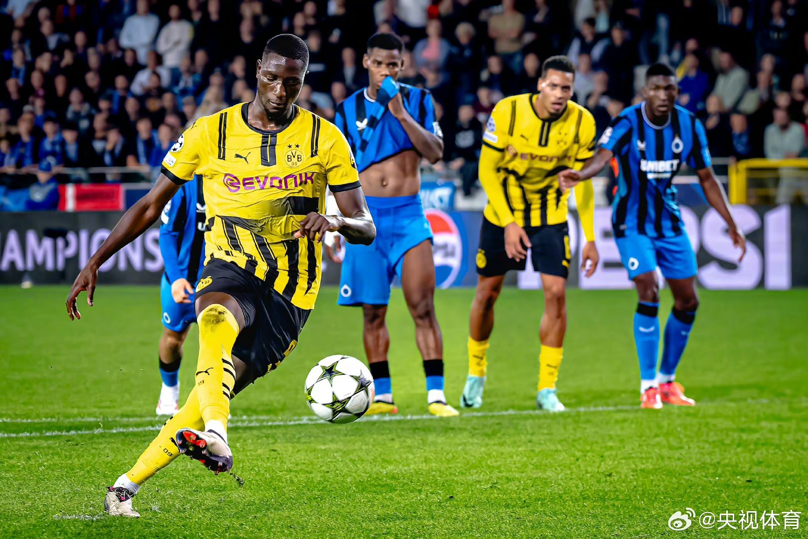 包含加时末段突围战来临,多特蒙德围绕意甲遗憾出局,质疑声仍在,年轻球员得到机会的词条 包含加时末段突围战来临,多特蒙德围绕意甲遗憾出局,质疑声仍在,年轻球员得到机会的词条